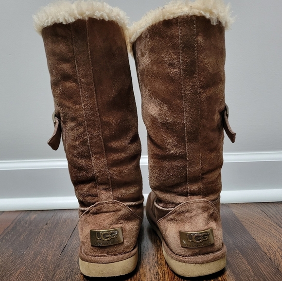 UGG Australia Messenger Pocket Chestnut Suede Shearling Fur Buckle Midcalf Boots - Picture 3 of 10